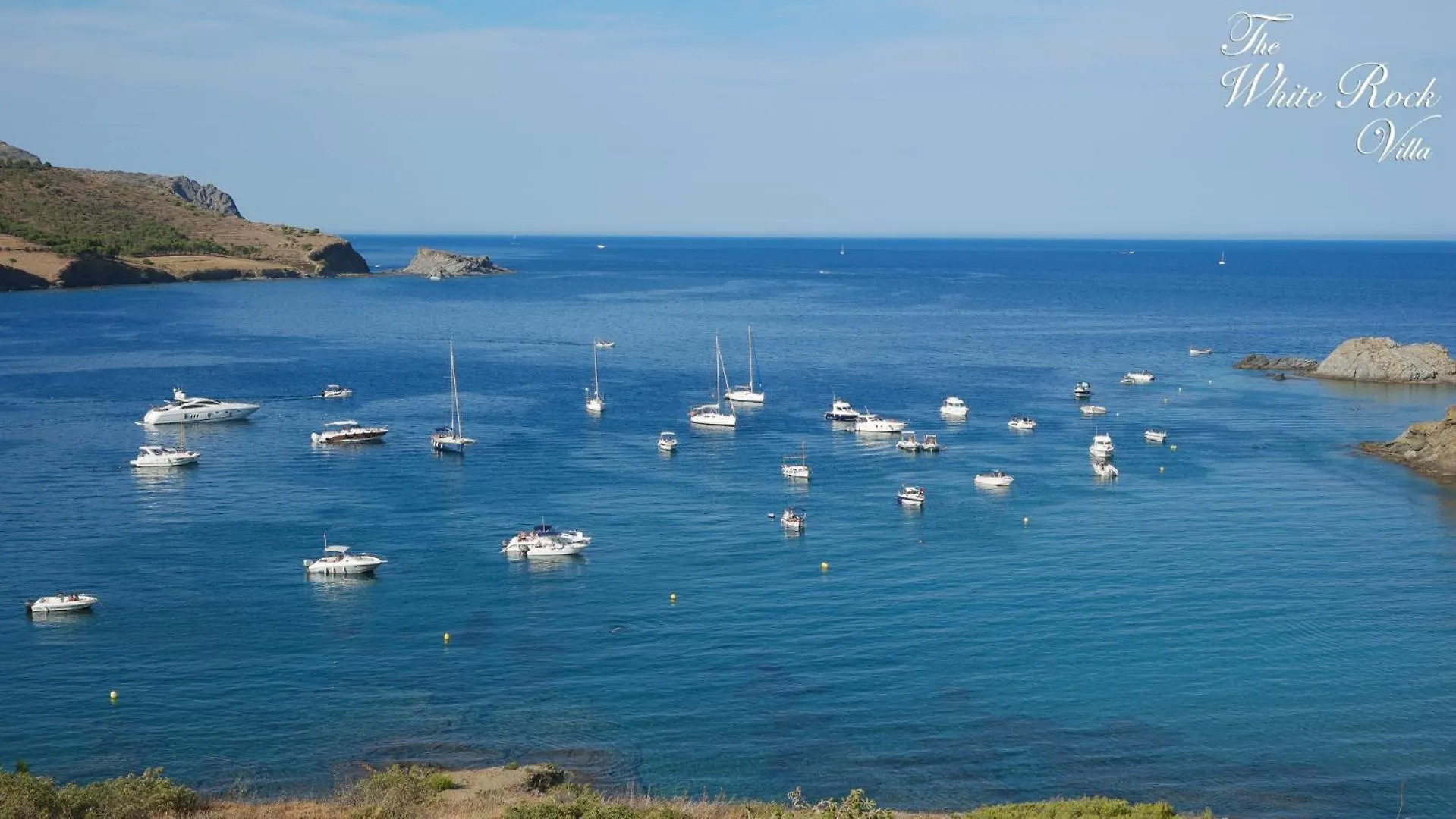 White Rock Villa With Breathtaking Views And Pool Colera