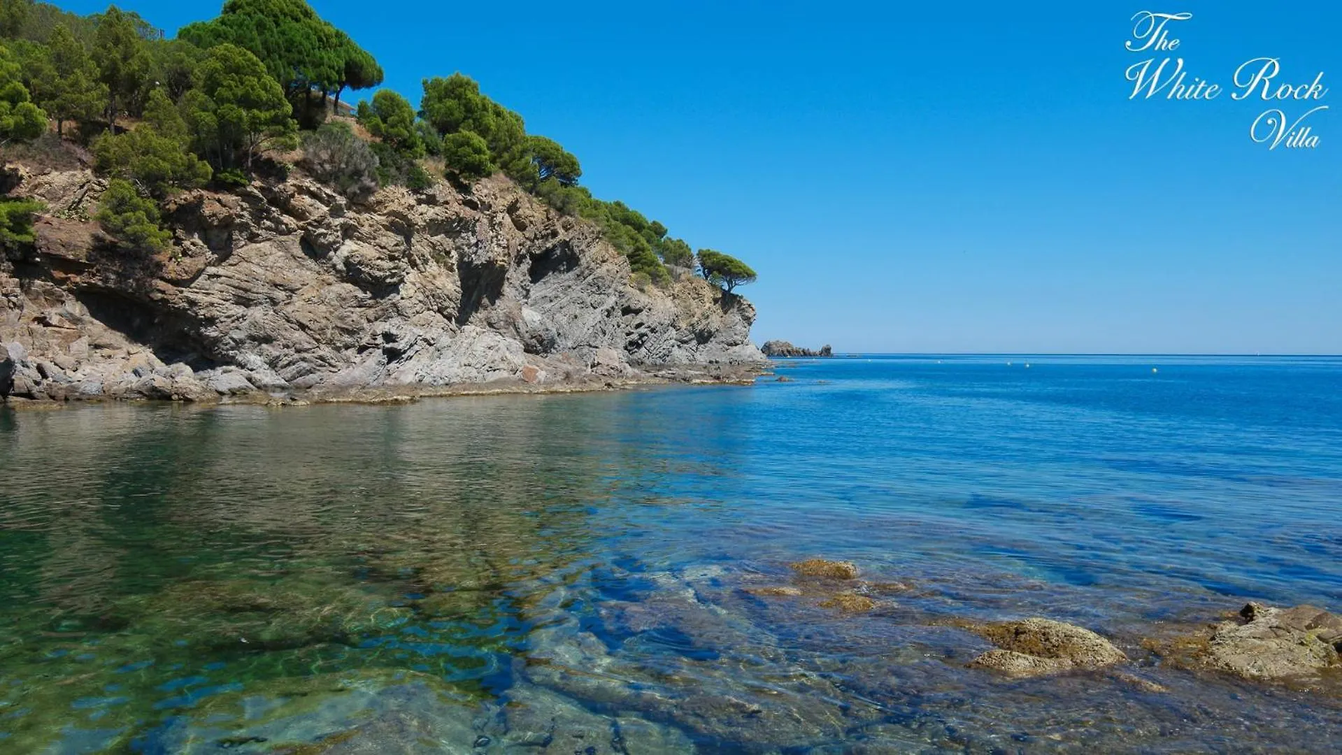 White Rock Villa With Breathtaking Views And Pool Colera