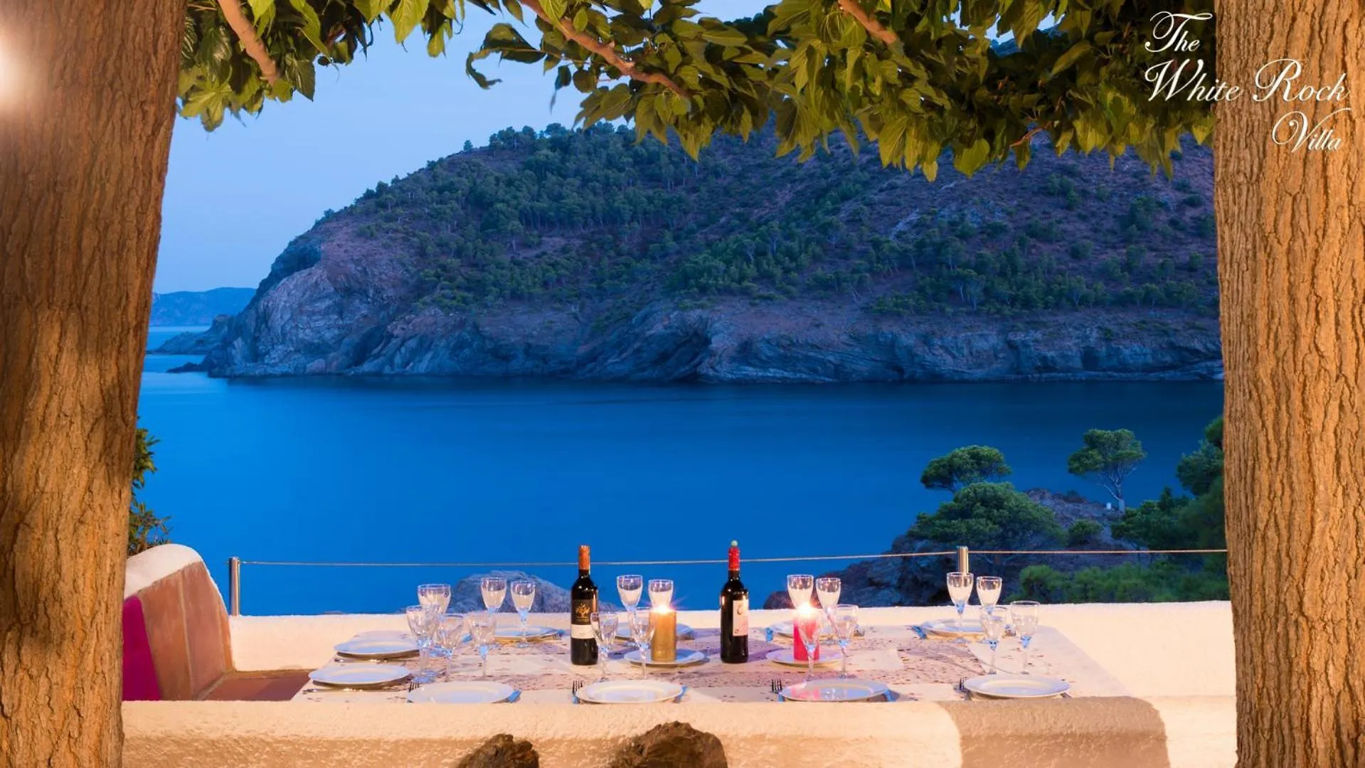 White Rock Villa With Breathtaking Views And Pool Colera