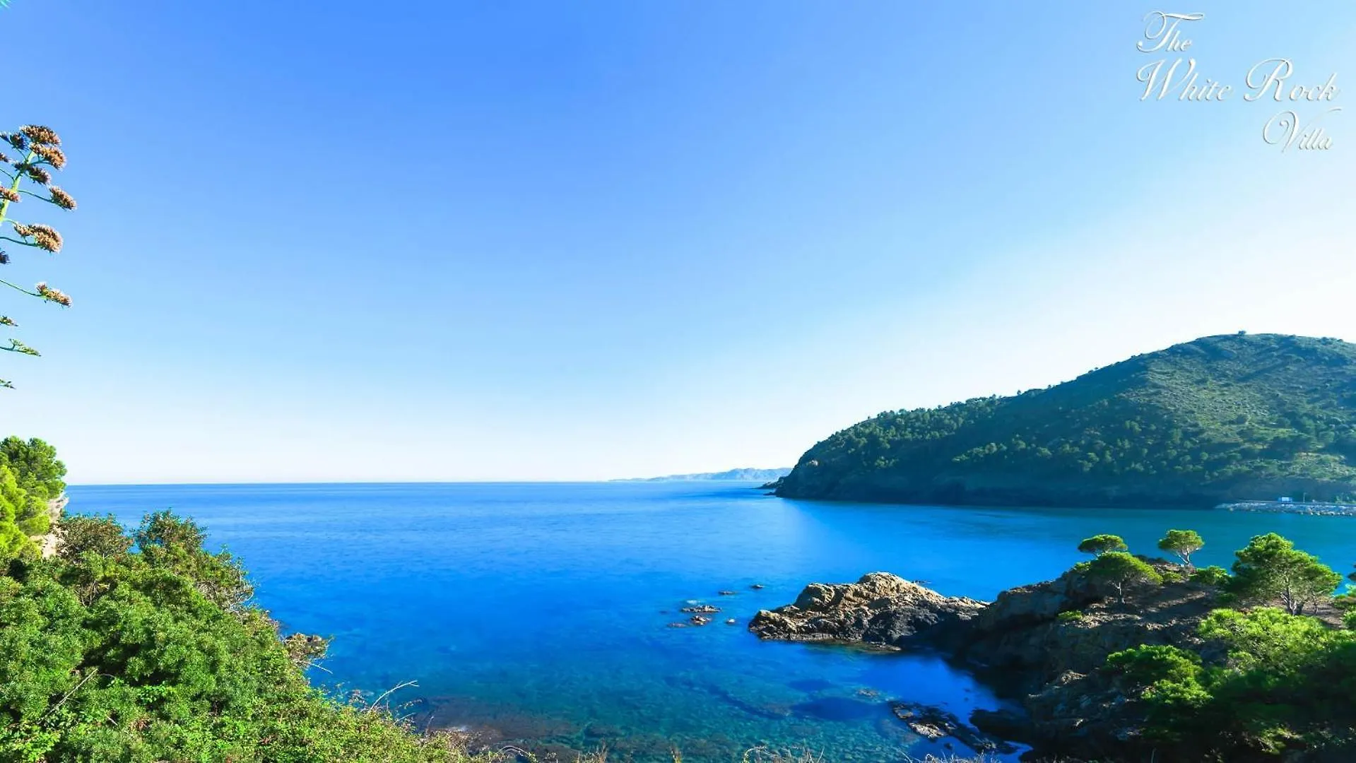 White Rock Villa With Breathtaking Views And Pool Colera