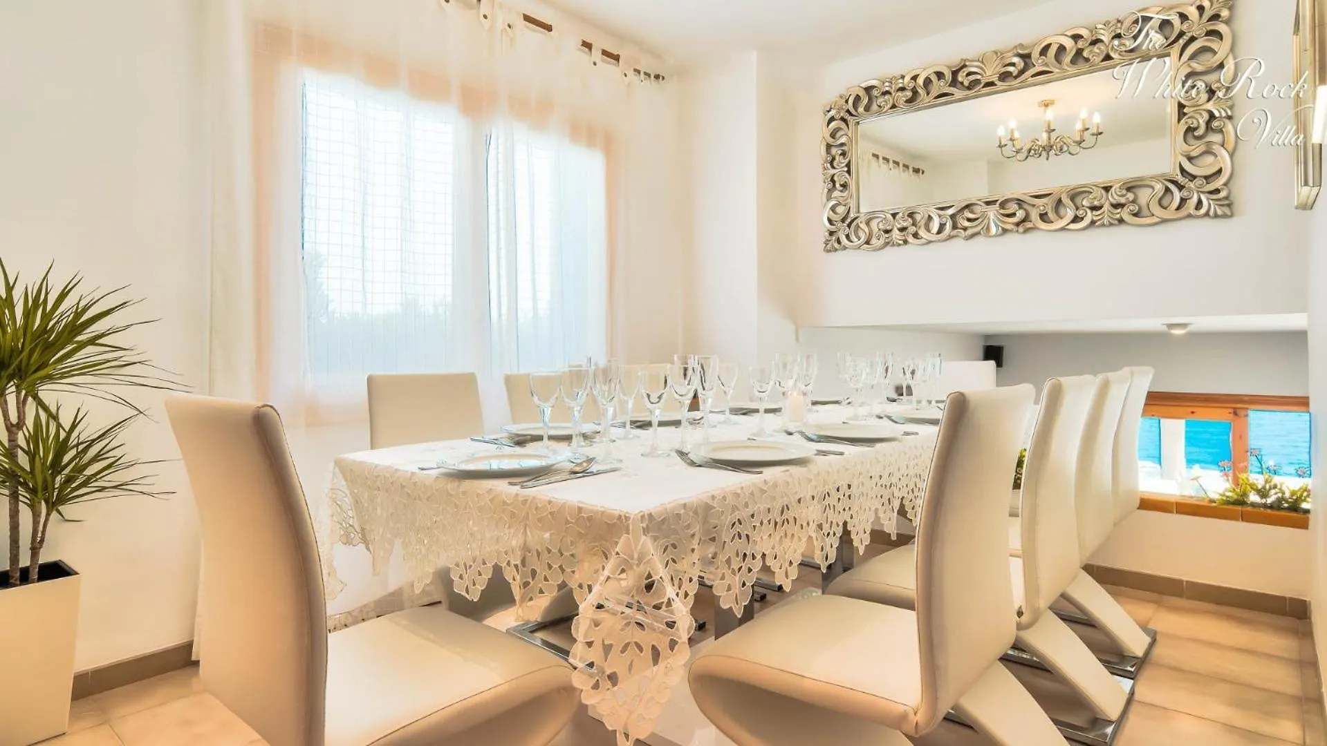 White Rock Villa With Breathtaking Views And Pool Colera
