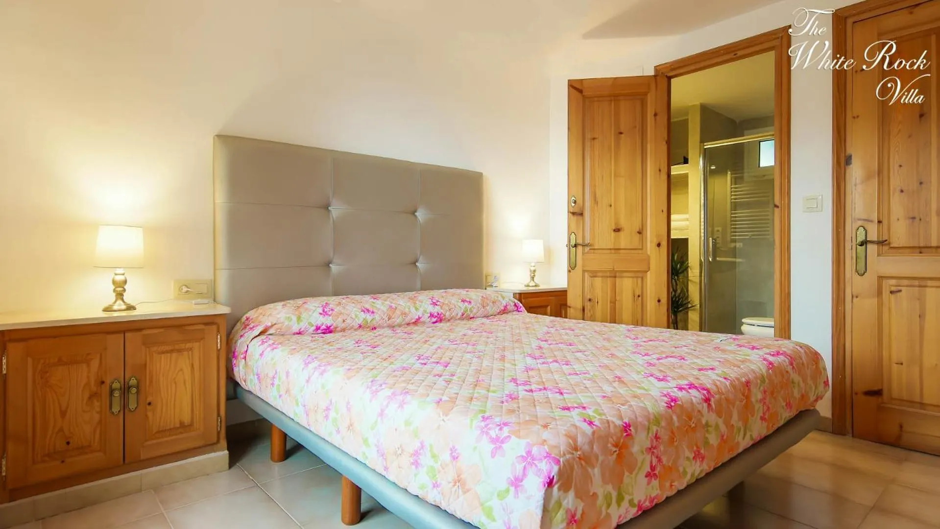 White Rock Villa With Breathtaking Views And Pool Colera