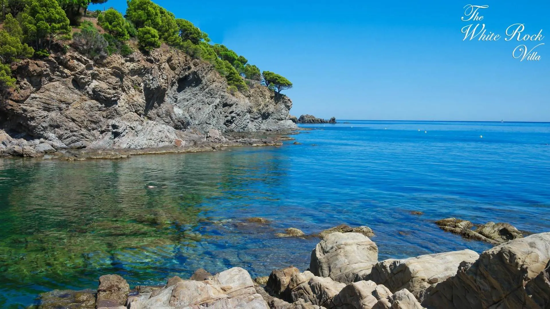 White Rock Villa With Breathtaking Views And Pool Colera