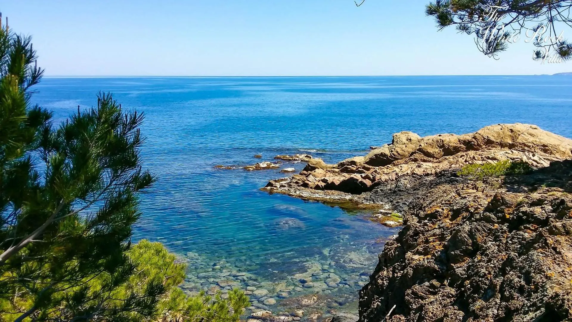 White Rock Villa With Breathtaking Views And Pool Colera 0*,